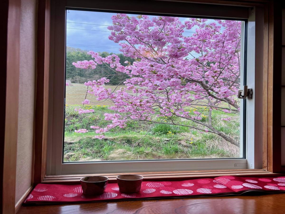 Yellow House By Lake Toya Toyako Exterior foto