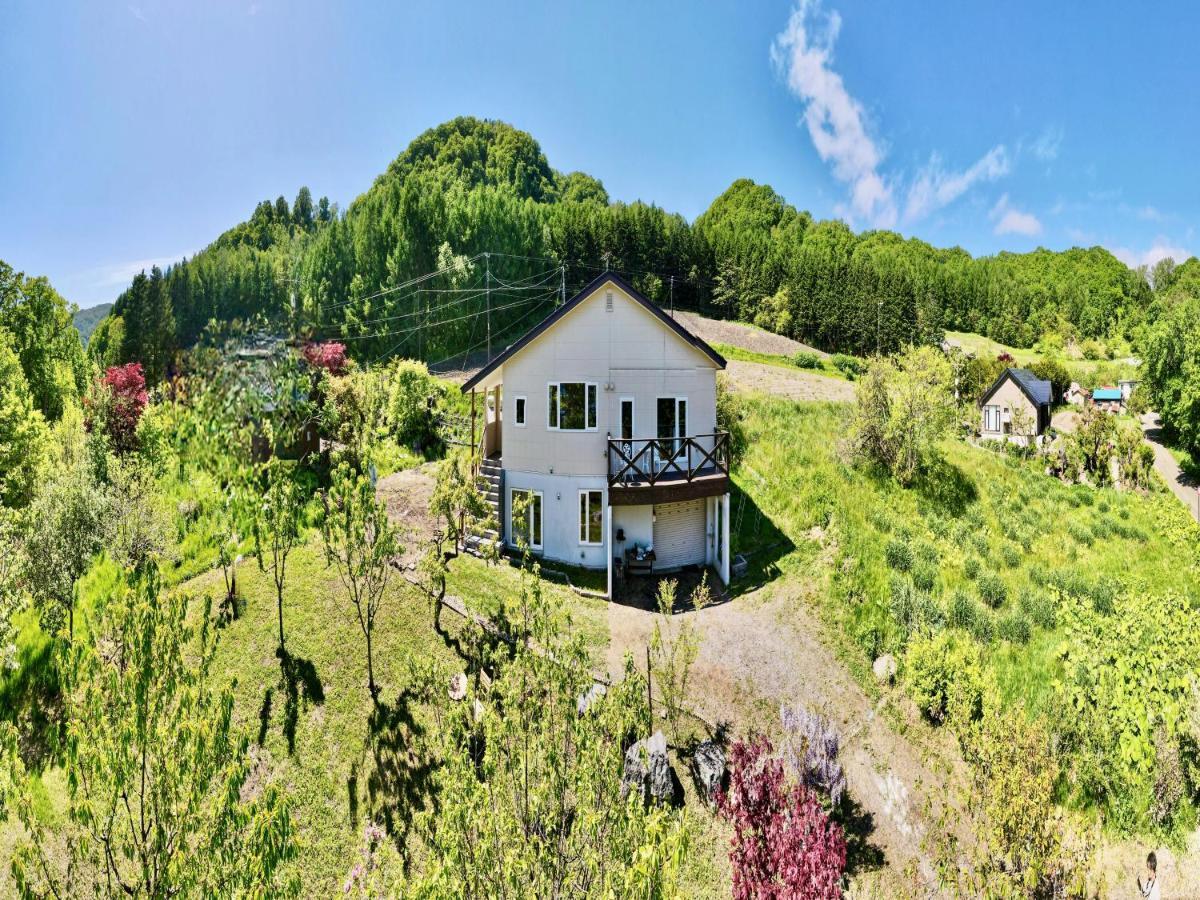 Yellow House By Lake Toya Toyako Exterior foto